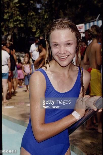 Ariana Richards is back on the red carpet embracing her "Jurassic Park" roots.. While the 42-year-old former child star doesn't have a cameo in the anticipated upcoming sequel, "Jurassic World ...
